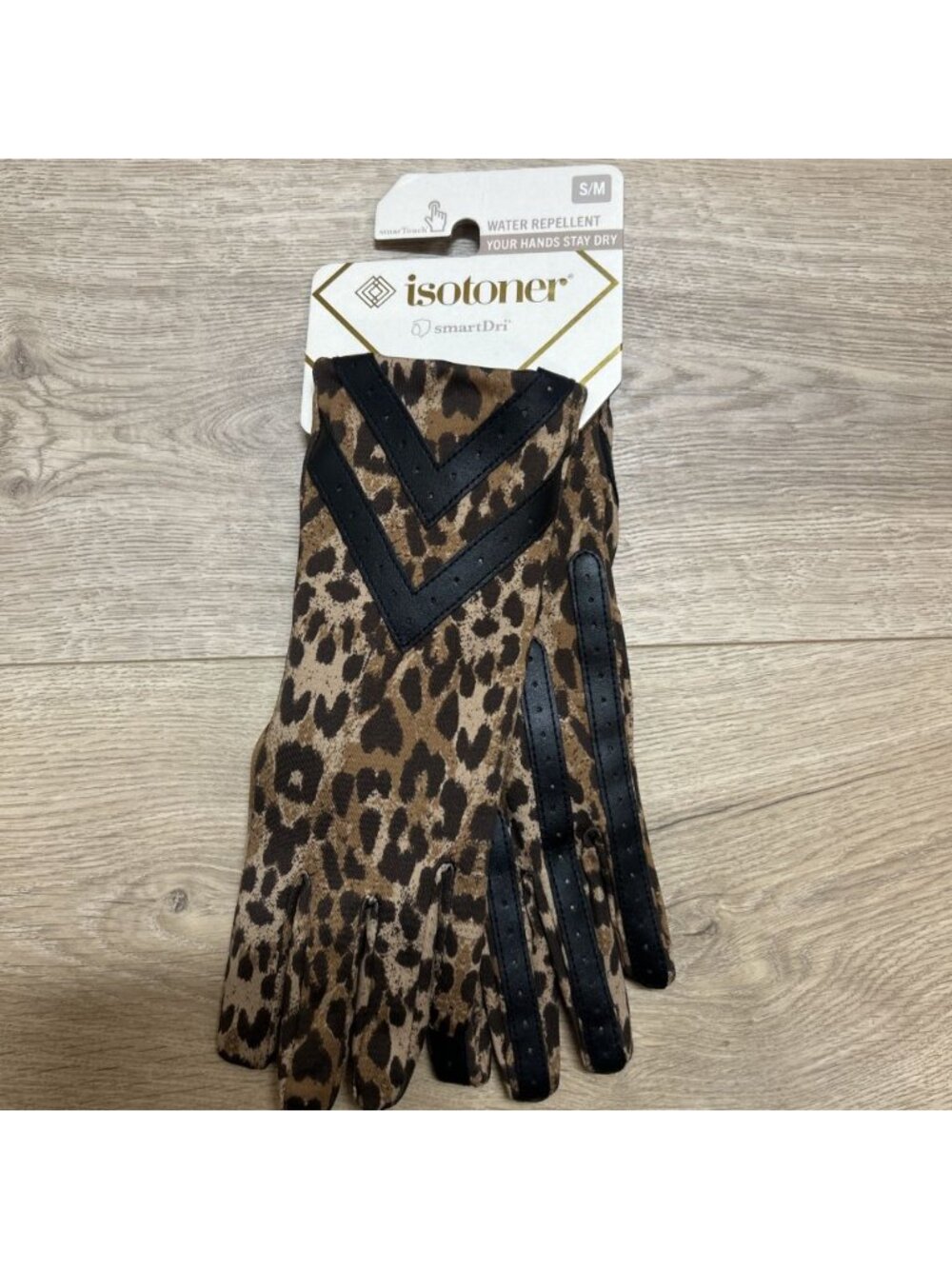Isotoner Women's Size S/M Smartdri Chevron Gloves Leopard Print. New With Tags